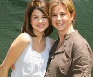 Selena Gomez y su madre enfrentan una demanda por presunto fraude relacionado con su empresa de salud mental