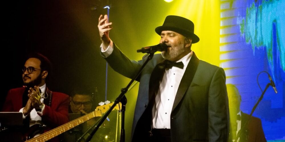 Pavel Núñez y su Bipolarband conquistan el Hard Rock Café en una noche memorable