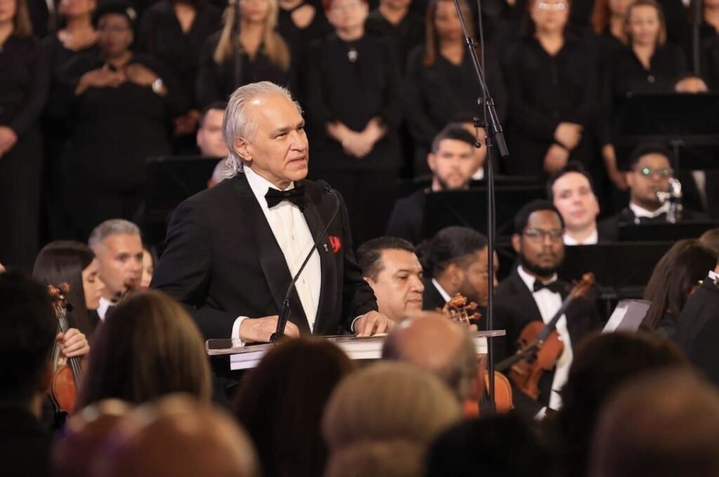 José Antonio Molina: Liderar la Orquesta Sinfónica Nacional a sus 85 años es una grandísima responsabilidad